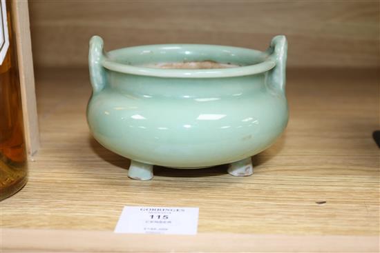 A Chinese celadon glazed censer, Qing dynasty 12cm diam